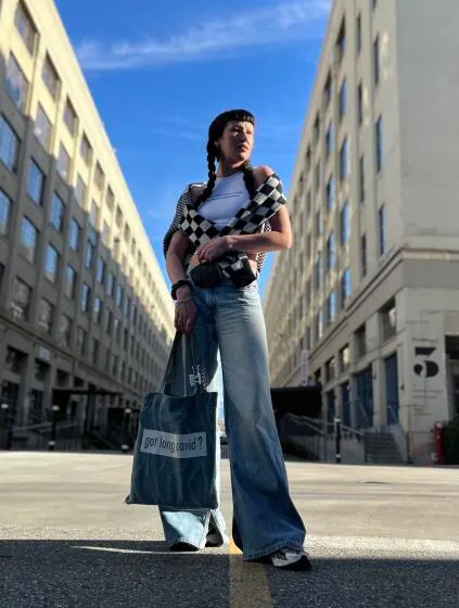 长期新冠使数千名洛杉矶县居民患病贫穷被忽视(图1)