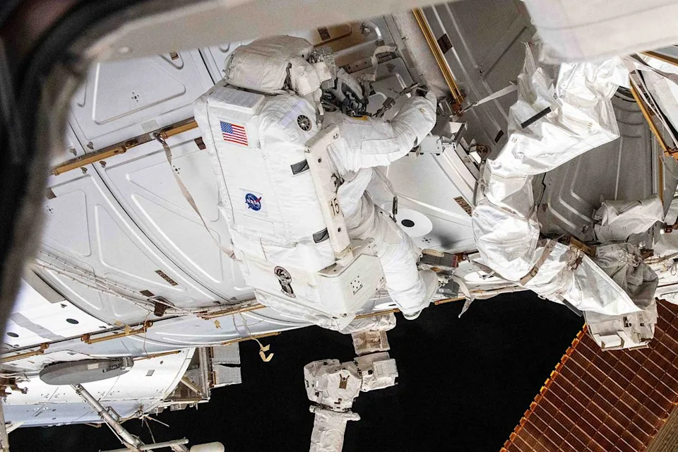 宇航员任务初期遭遇不可能事件被困太空近300天一度考虑死亡(图3)