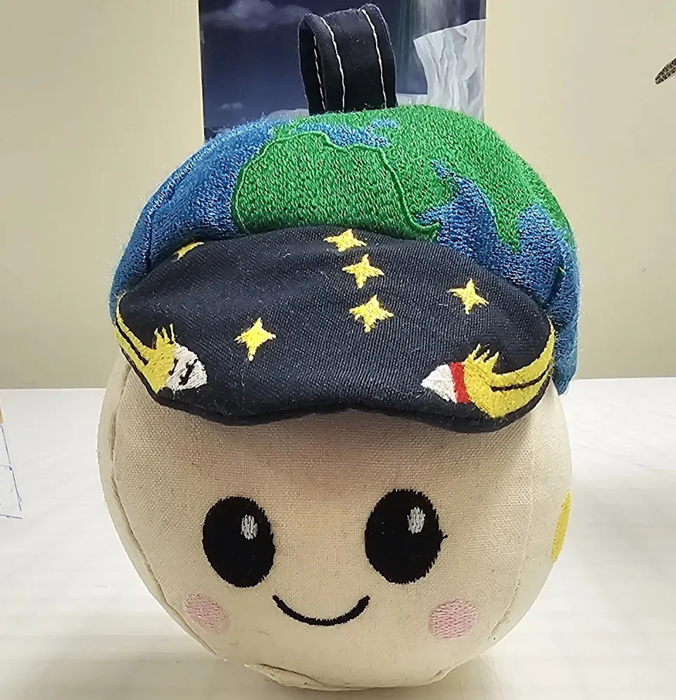 二年级学生为NASA阿波罗二号任务设计了可爱吉祥物(图2)