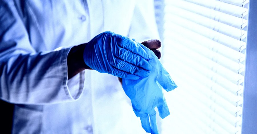 科学家发现微塑料无处不在 他们实验室手套包装上竟也涂了这种物质