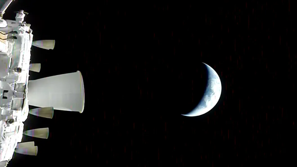 地月之间的阿耳忒弥斯二号机组准备推进飞往月球(图1)