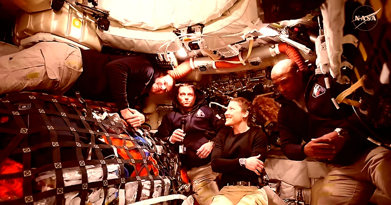 月球宇航员被迫在袋中完成任务因厕所散发烧焦气味(图1)