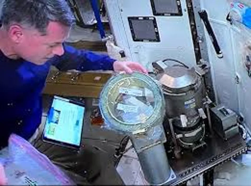 休斯顿我们仍然有问题 亚特米斯二号月球任务中的马桶问题反复出现(图1)