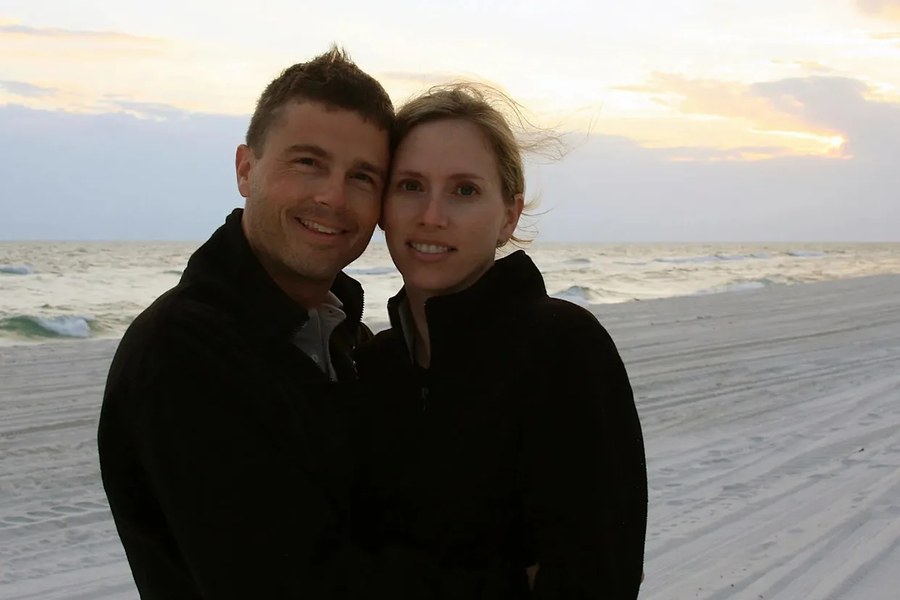 NASA指挥官以月球环形山纪念亡妻