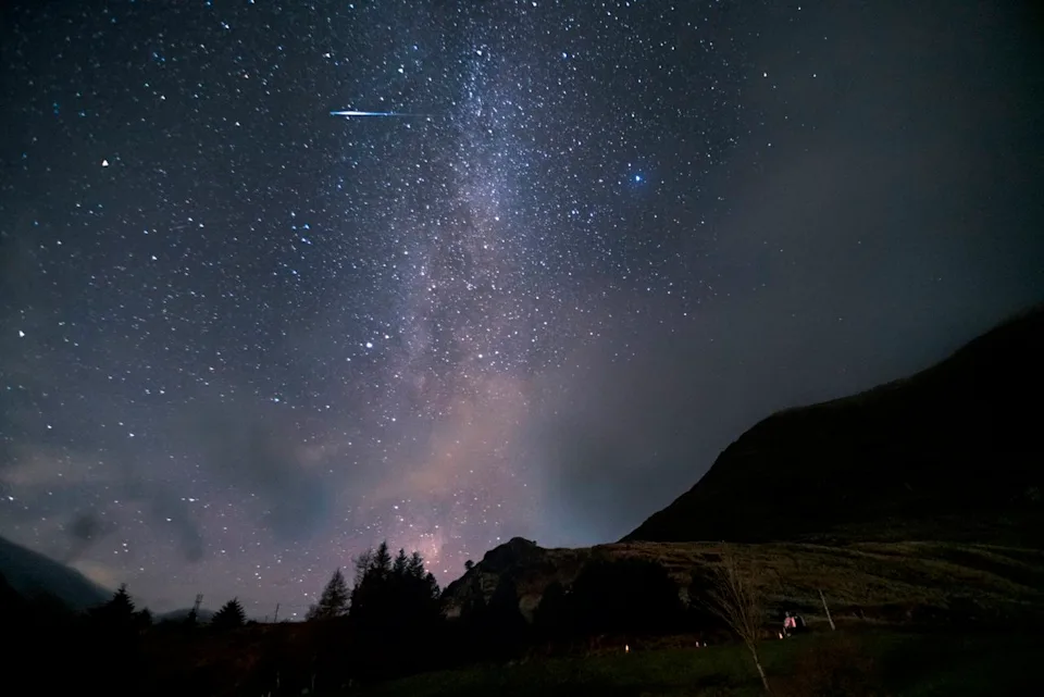 如何本月观测天空中的另一颗稀有'明亮彗星'(图3)