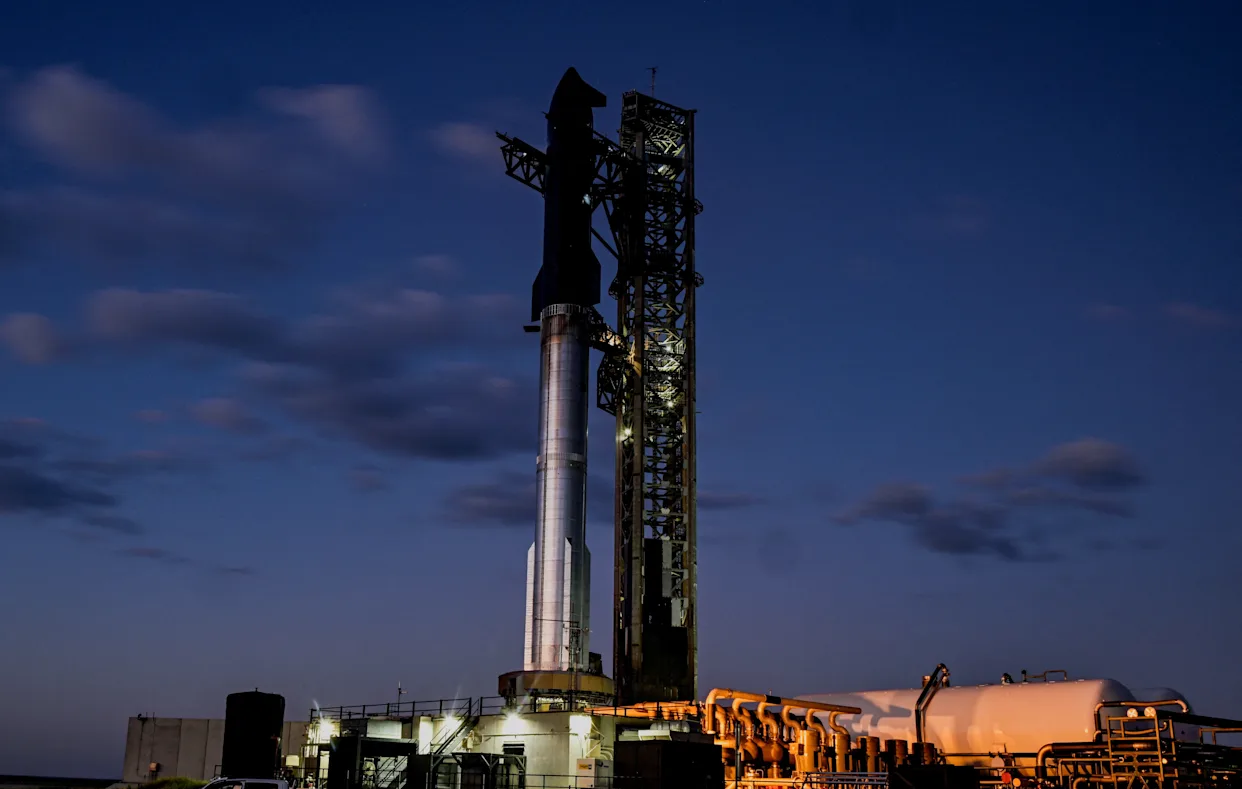 埃隆·马斯克称太空探索技术公司再次推迟星舰2026年首飞(图1)