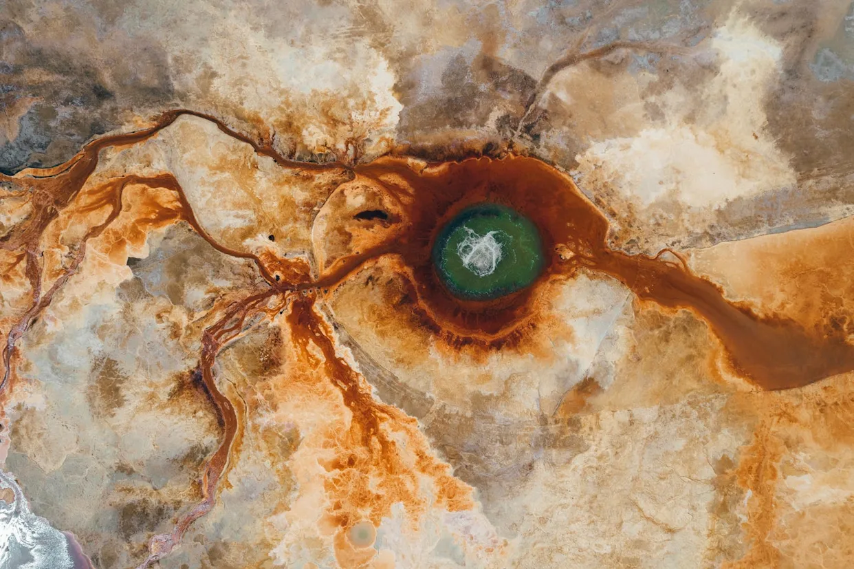 科学家模拟地球最早的日子并见证了生命开始出现(图1)