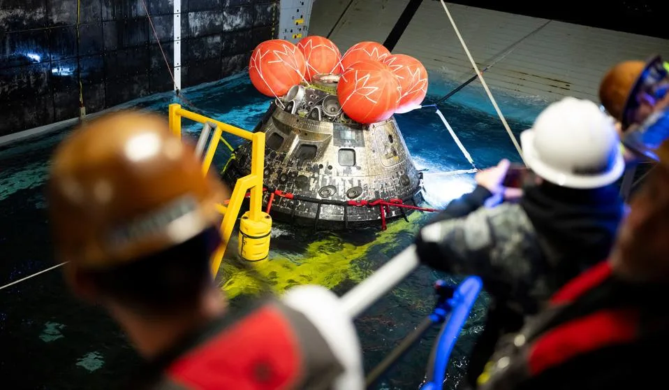 闪电探测气象卫星观测到阿波罗二号再入(图4)