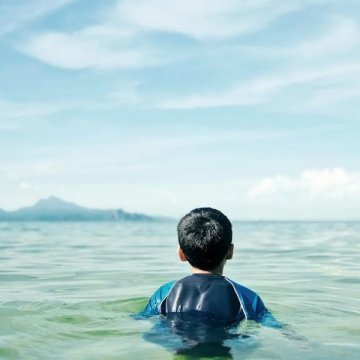 如果地球上的所有人同时坐进海洋会怎样海平面会上升多少