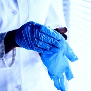 科学家发现微塑料无处不在 他们实验室手套包装上竟也涂了这种物质