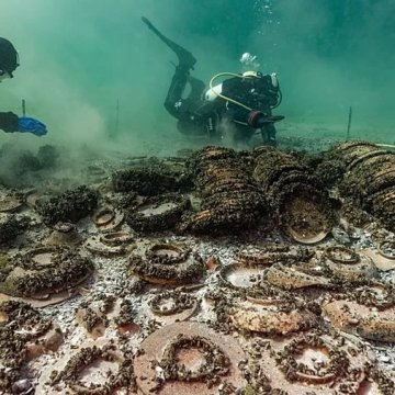 考古学家在瑞士湖中发现1000件罗马时期文物