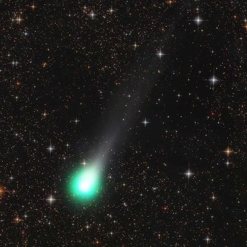 如何本月观测天空中的另一颗稀有'明亮彗星'